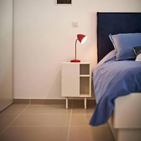 Chez Oscar-place Des Lices-saint-tropez Apartment